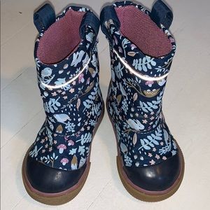 See kai run toddler boot. Adorable. Like new